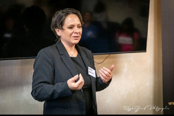 En conférence lors du séminaire de l'Association Femmes Battantes, le 12/10/2024